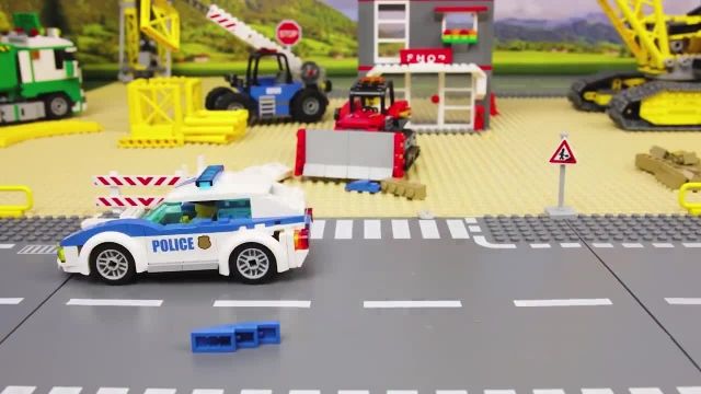 دانلود کارتون ماشین بازی - این قسمت : ماشین پلیس مجهز !