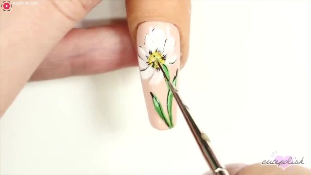 آموزش طراحی گل سه بعدی روی ناخن با ژل