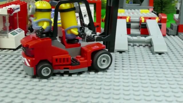 دانلود کارتون ماشین بازی - این قسمت : ساخت ماشین قرمز لگویی !