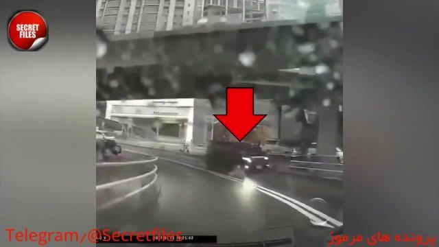 5 حادثه واقعی و عجیب ضبط شده توسط دوربین روی داشبورد ماشینها (شامل توضیحات)