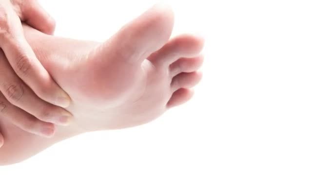علت گرمی و سوزش کف پا ها نشانه چیست؟ - درمان سوزش کف پا