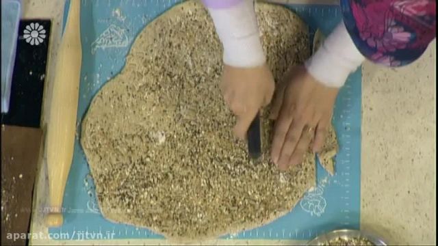 فیلم طرز تهیه نان خشک رژیمی با پودر زیره و آرد گندم در منزل !