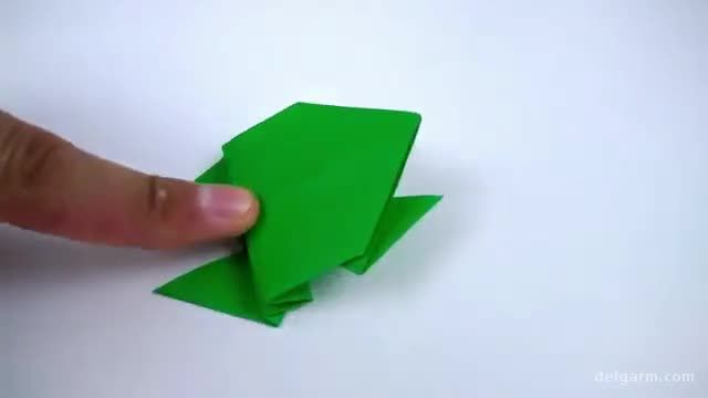 آموزش تصویری بسیار ساده ساخت قورباغه با کاغذ رنگی بسیار زیبا !