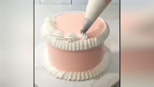 دستور پخت کیک تولد با انواع دیزایین مد نظر شما 