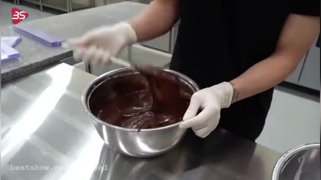 چگونه کُره ای ها شکلات رو چطور قالب گیری میکنن؟