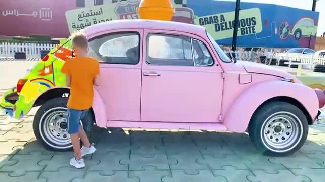کارتون ولاد و نیکی جدید - رنگ آمیزی ماشین ها و سرگرم شدن در موزه ماشین !