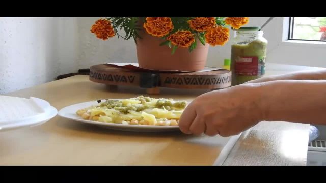 فیلم طرز تهیه شور نخود غذای اصیل هراتی خوشمزه و مناسب برای میان وعده