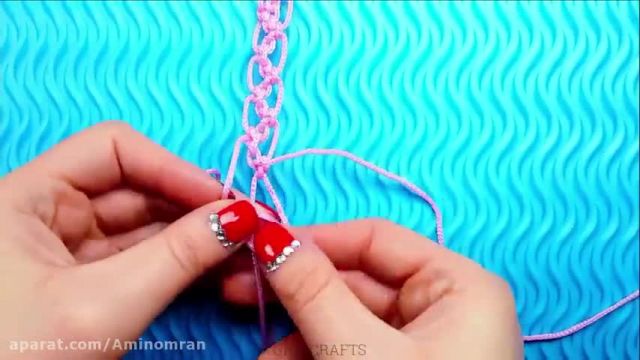 آموزش ویدیویی 10 ترفند فوق العاده برای ساخت دستبند های دخترونه !