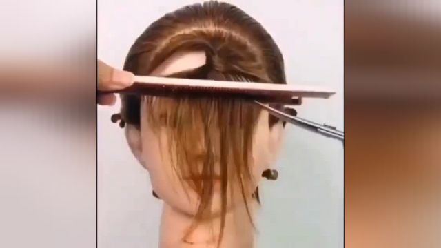 آموزش ترفند ساده چتری زدن مو ها برای دختران !