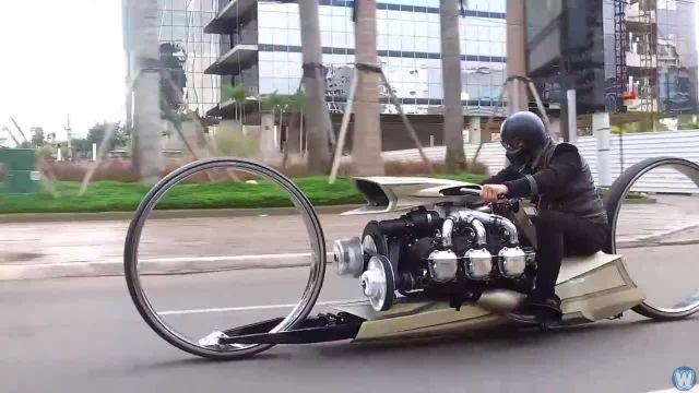 کلیپ جالب از موتور سیکلتی با موتور هواپیما !!!