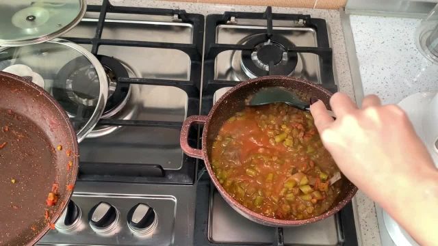 طرز تهیه خورش لوبیا سبز با گوشت یا مرغ مجلسی و خوش مزه به صورت ویدئویی