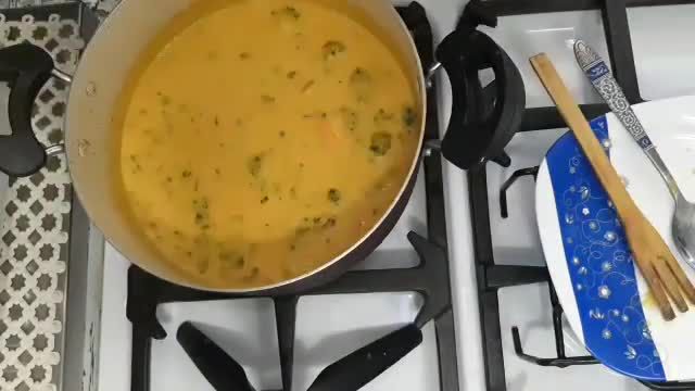 فیلم آموزش طرز تهیه سوپ هویج بسیار خوشمزه و سالم در منزل