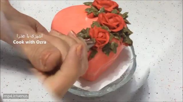 آموزش طرز تهیه کیک زیبای ولنتاین در منزل !