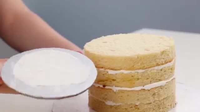آموزش و روش آسان برای تزیین کیک چند طبقه