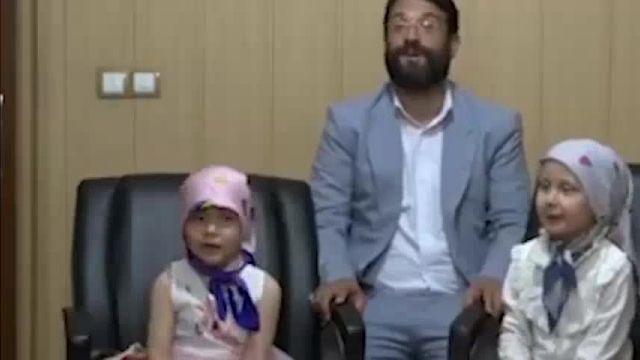 سرود سلام فرمانده توسط دختران مبتلا به سرطان در بیمارستان شهید مطهری ارومیه 