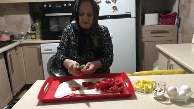 روش پخت اشکنه گوجه ساده به روش تهرانی خوشمزه و مجلسی