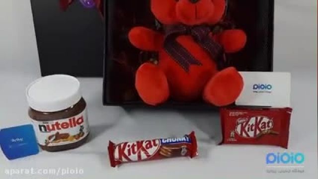 پک هدیه و کادو ولنتاین با عروسک خرس قرمز پاپیون دار - nutella و kitkat