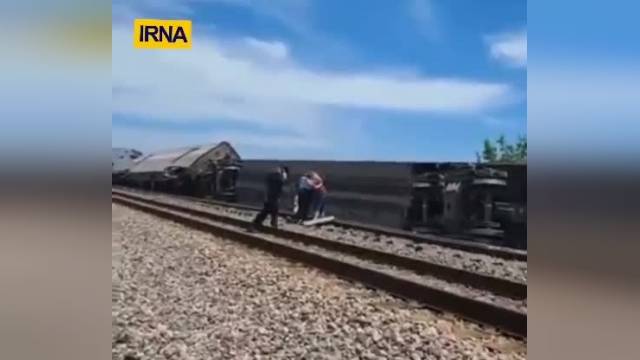  تصادف قطار مسافری با کامیون 3 کشته و 50 مجروح برجاگذاشت | فیلم 