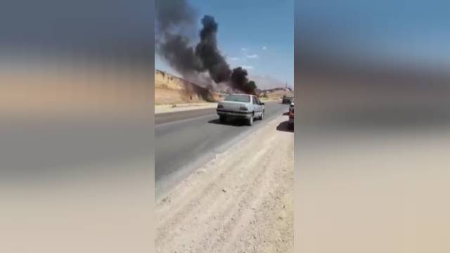 آتش زدن ماشین پلیس توسط شوتی های قاچاقچی در چهارمحال و بختیاری | فیلم 
