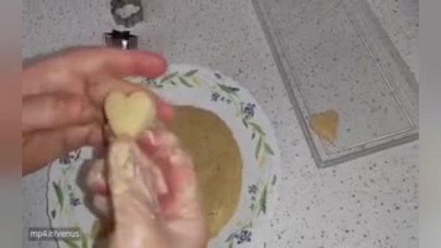 روش پخت ساده حلوای بوتیکی زنجبیلی