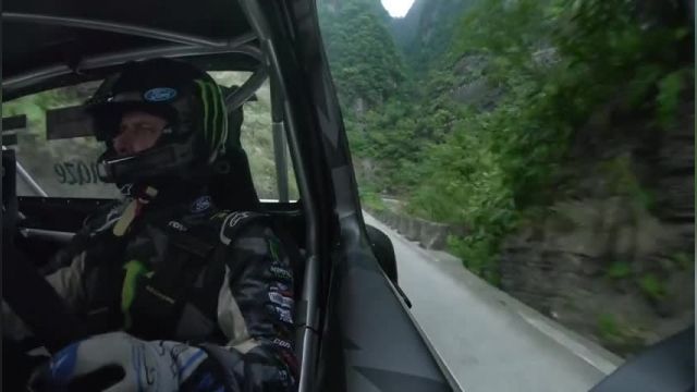 ویدیو حیرت انگیز  از خطرناکترین جاده چین با هونیتراک وحشی 914 اسب بخاری