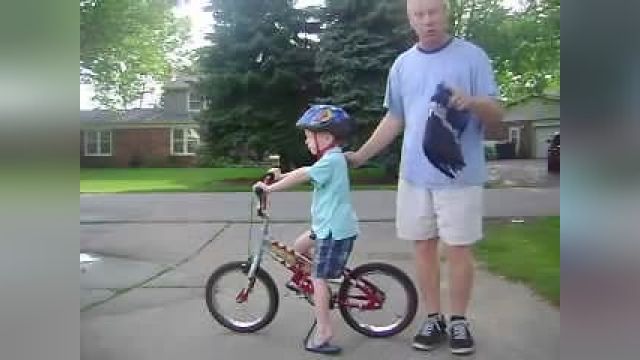 آموزش دوچرخه به بچه ها