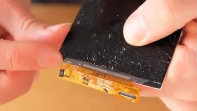 تعمیر صفحه شکسته موبایل با هزینه کم! 