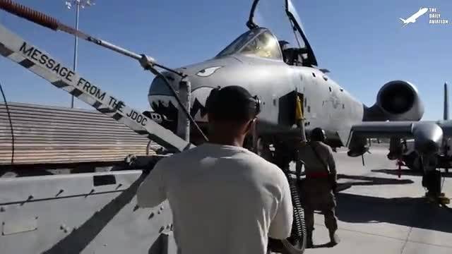 خلبان F-15 دیوانه ایالات متحده عملکرد عمودی بلند شدن را انجام میدهد !