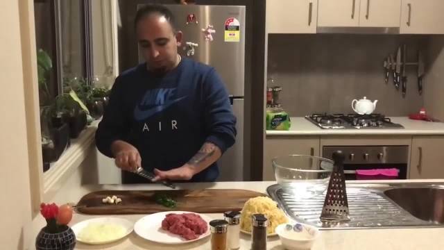 روش پخت کتلت سنتی ایرانی خوشمزه