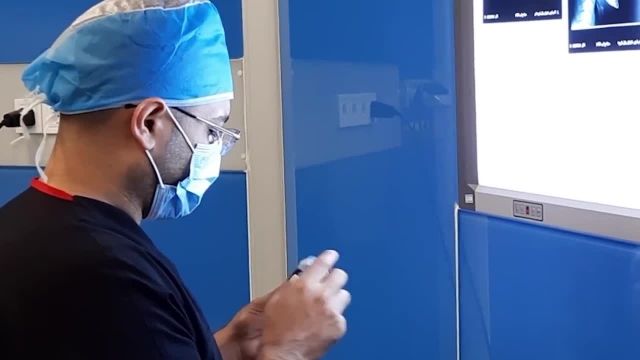 جراحی فک پائین و چانه بصورت همزمان همراه با تصایر و ویدئو های جذاب از اتاق عمل