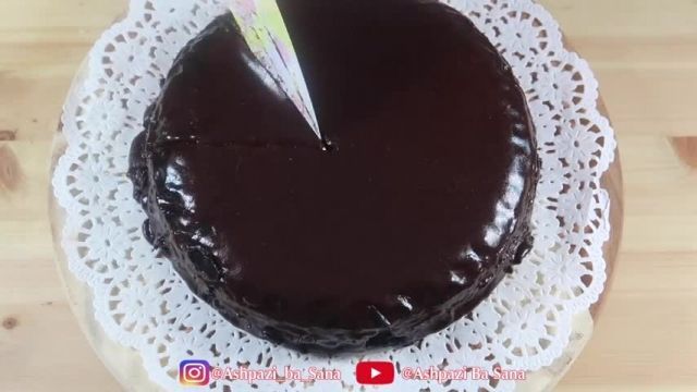 روش پخت کیک شکلاتی در مایکروفر بدون شیر و تخم‌مرغ در سریع ترین زمان