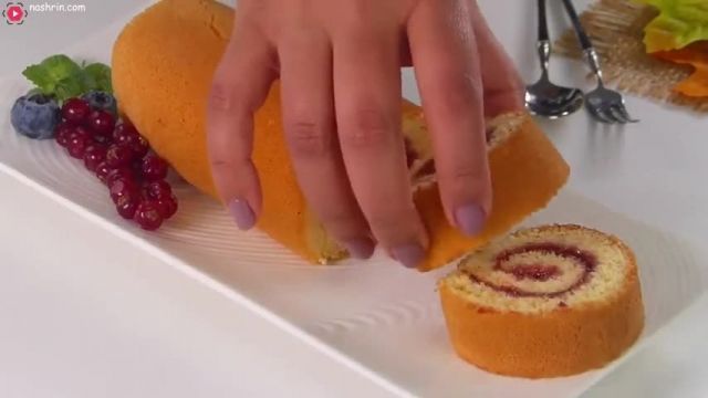 روش پخت حرفه ای کیک رول سوئیسی