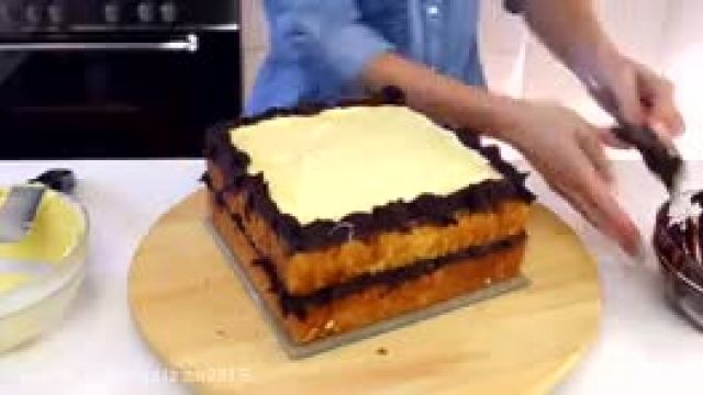 روش پخت کیک به شکل جعبه کادو