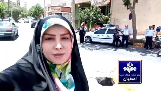 فرونشست زمین در خیابان میرزا طاهر اصفهان | فیلم