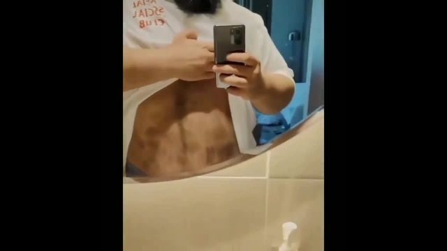 فیلم بدن کبود و دنده شکسته سجاد غریبی بعد از شکست از گوریل قزاق در اینستاگرام