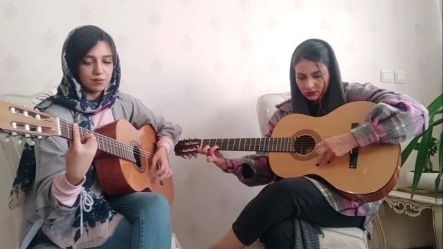 دونوازی هنرجویان خانم بهترین استاد گیتار اصفهان عالیجناب امیر کریمی