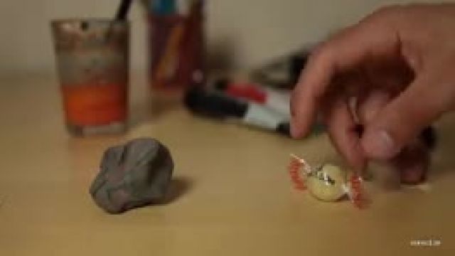 دانلود انیمیشن کوتاه غذا دادن به خمیر بازی