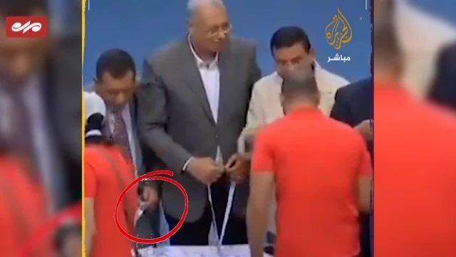 دزدیدن مدال در حین توزیع مدال‌های فینال جام هندبال مصر
