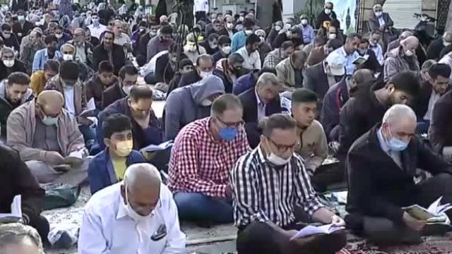 اجتماع کم نظیر برگزاری عید سعید فطر در مسجد حاج اقا صابر اراک