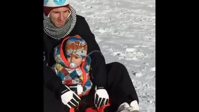 کلیپی از برف بازی مسی و فرزندانش-مناسب برای استوری 