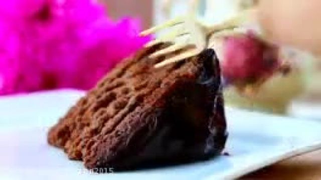 آموزش حرفه ای تزیین کیک با  کیک شکلاتی