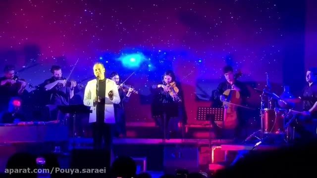 کلیپ  اجرای ترانه عاشقانه نیست در کنسرت با صدای علیرضا قربانی