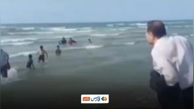 واکنش‌ جالب فرماندار فریدونکنار به حجاب یک زن در ساحل | فیلم 