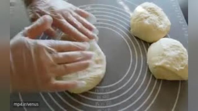 روش پخت نان سفید خانگی با خامه