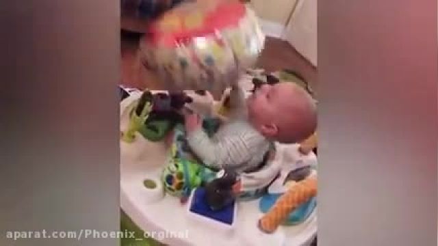 دانلود گلچین بسیار بامزه نوزاد های خنده دار !