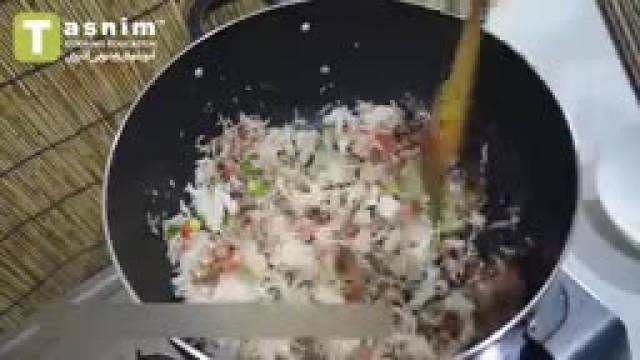 دستور پخت برنج سرخ شده با مخلوط غذای دریایی