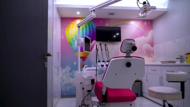 کلینیک بارانا؛ مجهز ترین دندانپزشکی مشهد
