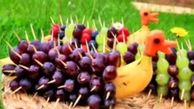 ترفند های عجیب برای تزیین میوه برای مهمانی