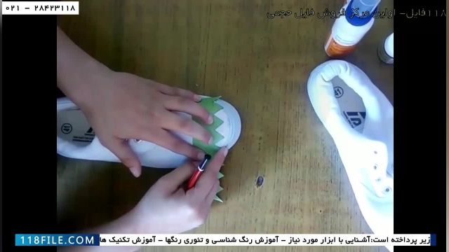 آموزش نقاشی روی پارچه-نقاشی رنگین کمان روی کفش