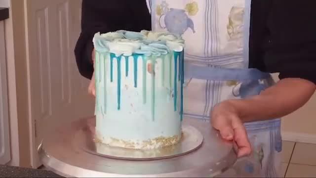 روش پخت ساده کیک زیبا و فوق العاده رزت با ترکیب رنگ های آبی و سبزآبی